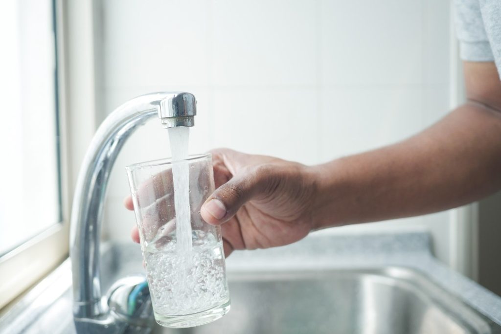 UV water treatment system